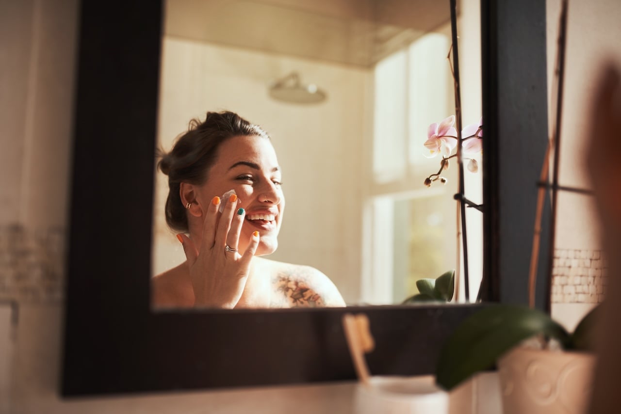 How to Choose Between Budget and Premium Moisturizers How to Choose Between Budget and Premium Moisturizers